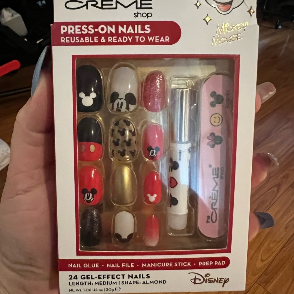 The crème shop press on nails